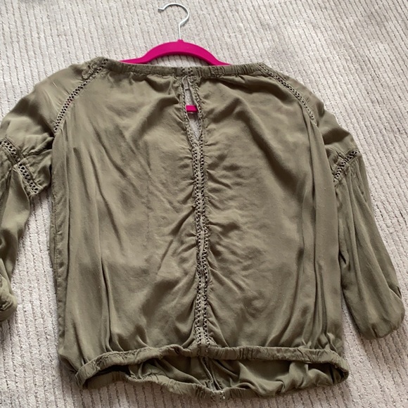 Off the shoulder top - Picture 3 of 3